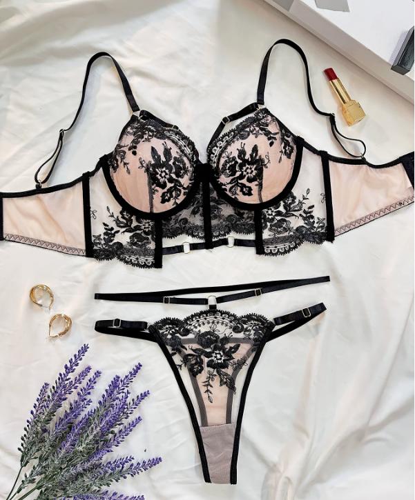 Black Lace 2 Piece Corset Bra Lingerie Set
